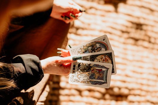 60 Min Tarot or Bone Reading